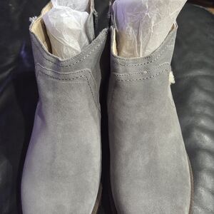 Vionic Gray Suede Ankle Boots